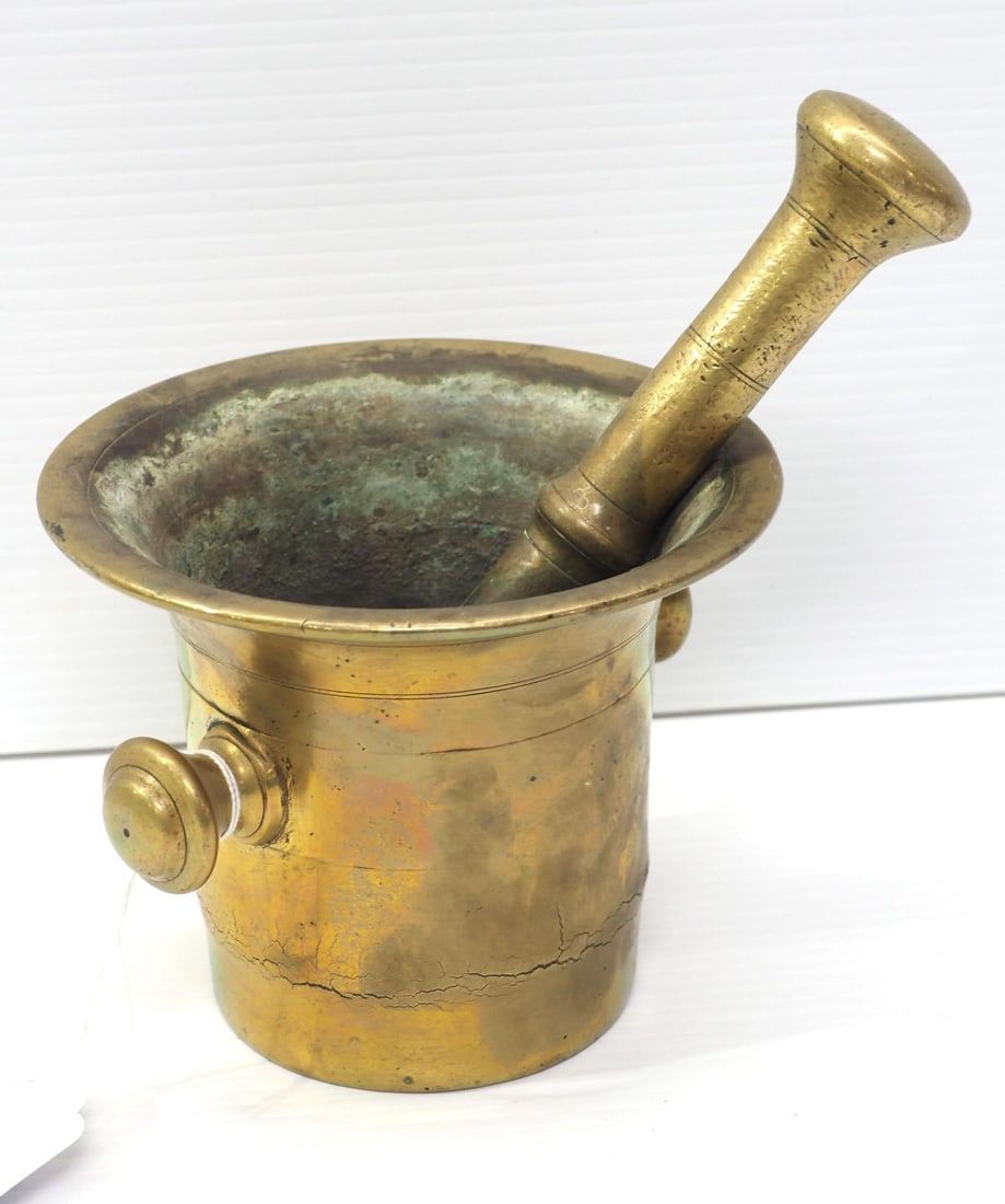 Lot 1195: Brass mortar & pestle
