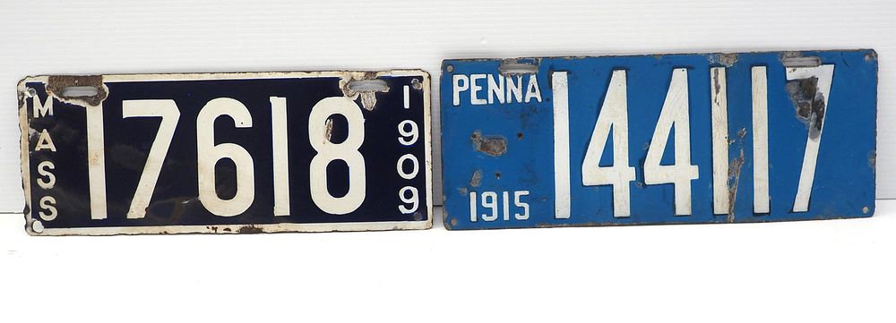 Lot 1258: (2) Porcelain license plates