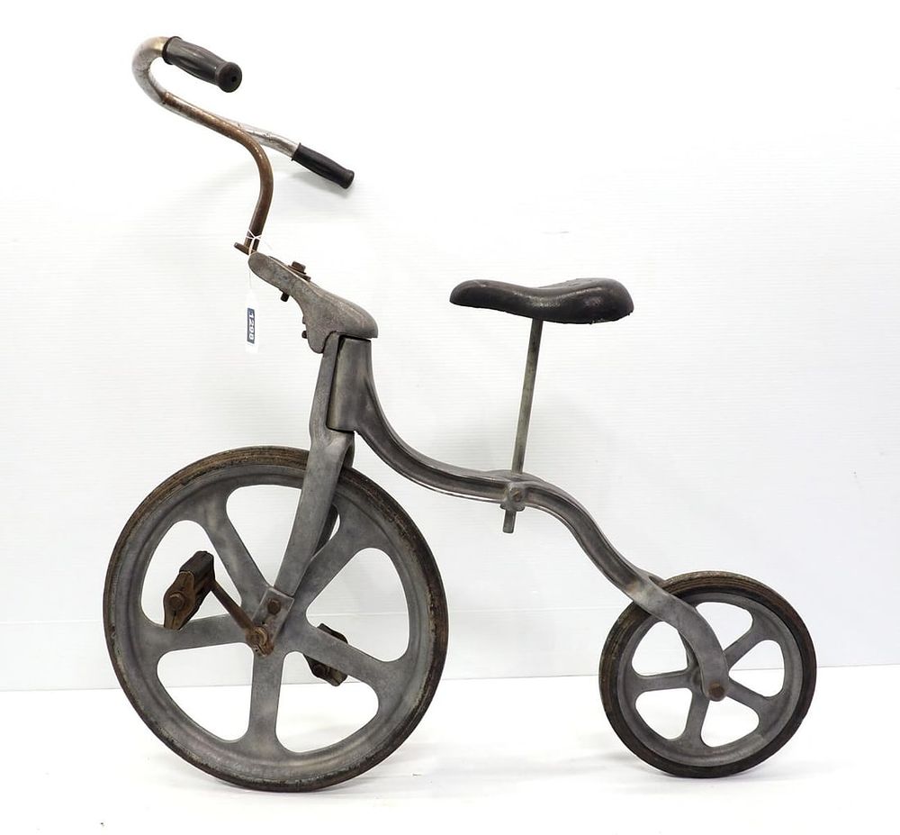Lot 1298: Aluminum child's bicycle