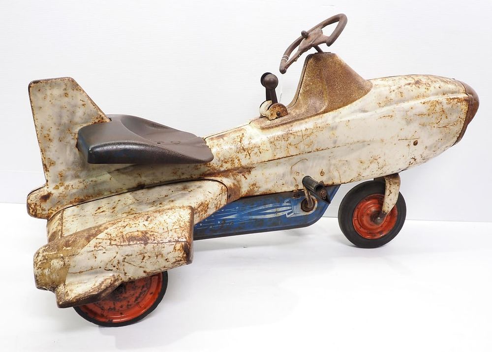 Lot 1299: Rocket pedal car