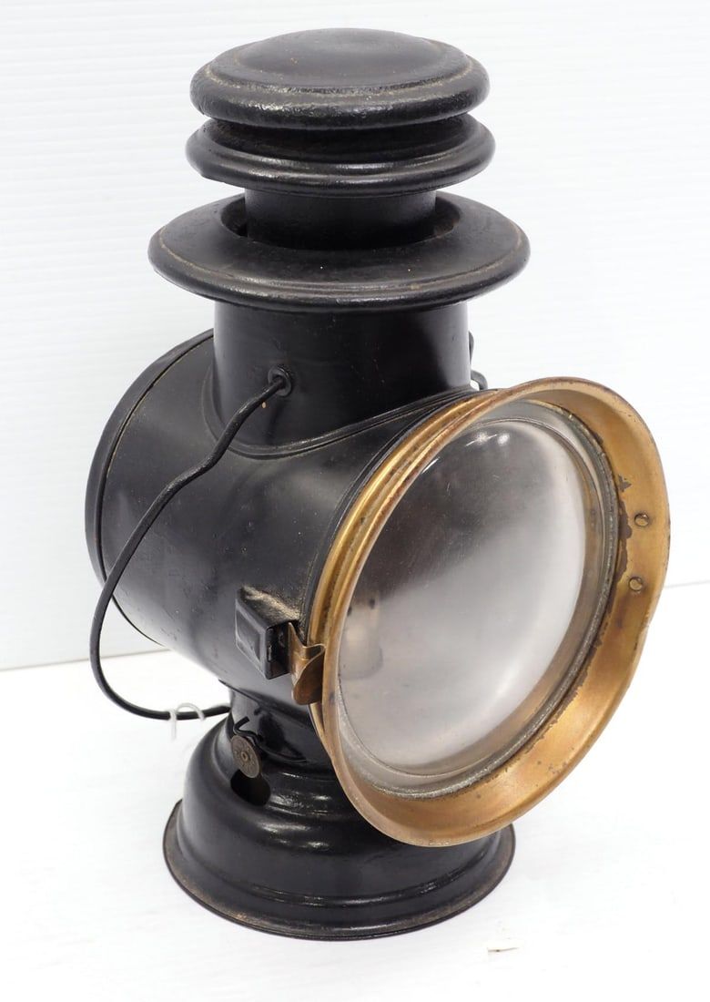 Lot 1312: Brass & tin buggy lantern
