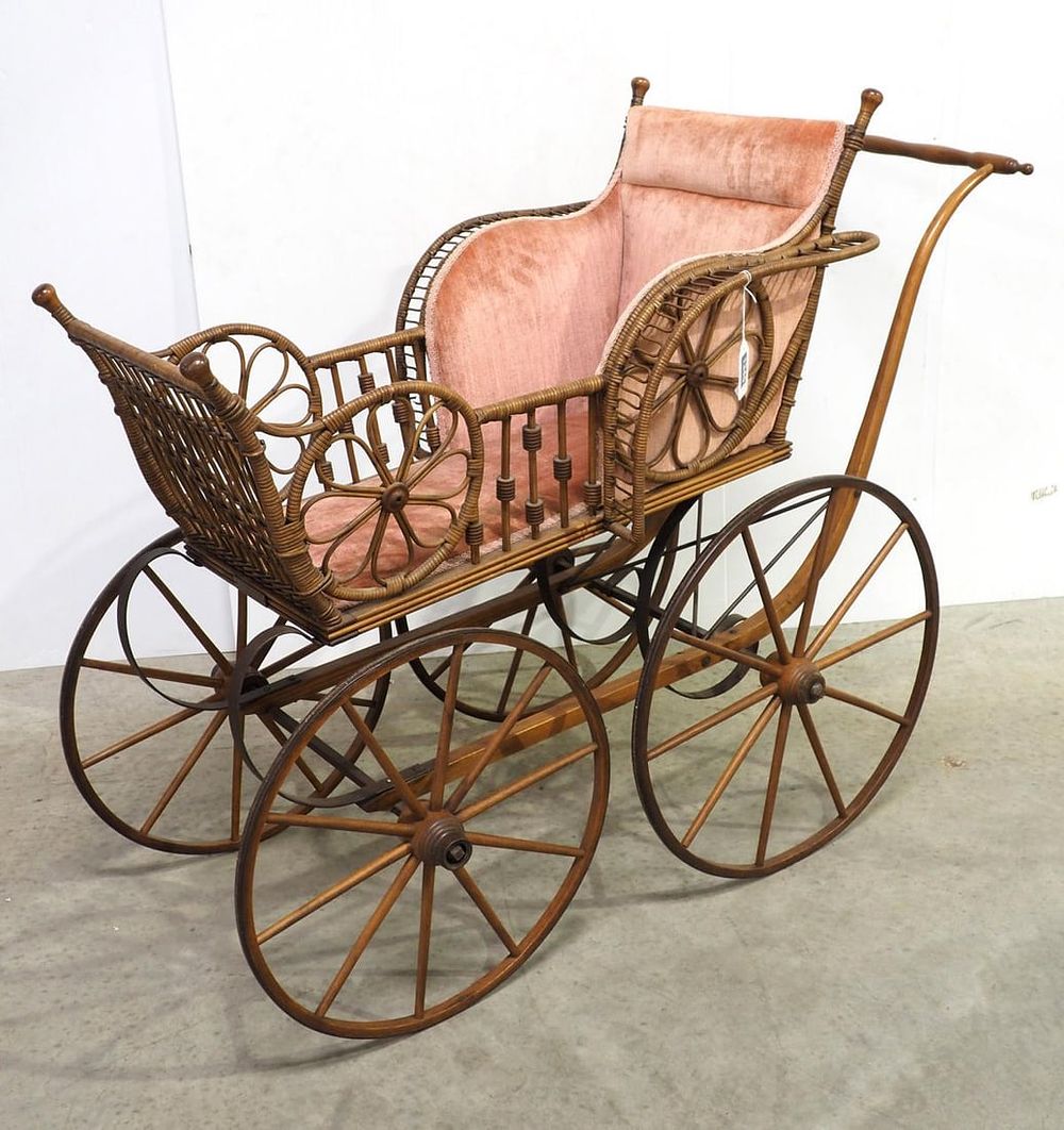 Lot 1345: Wicker baby carriage
