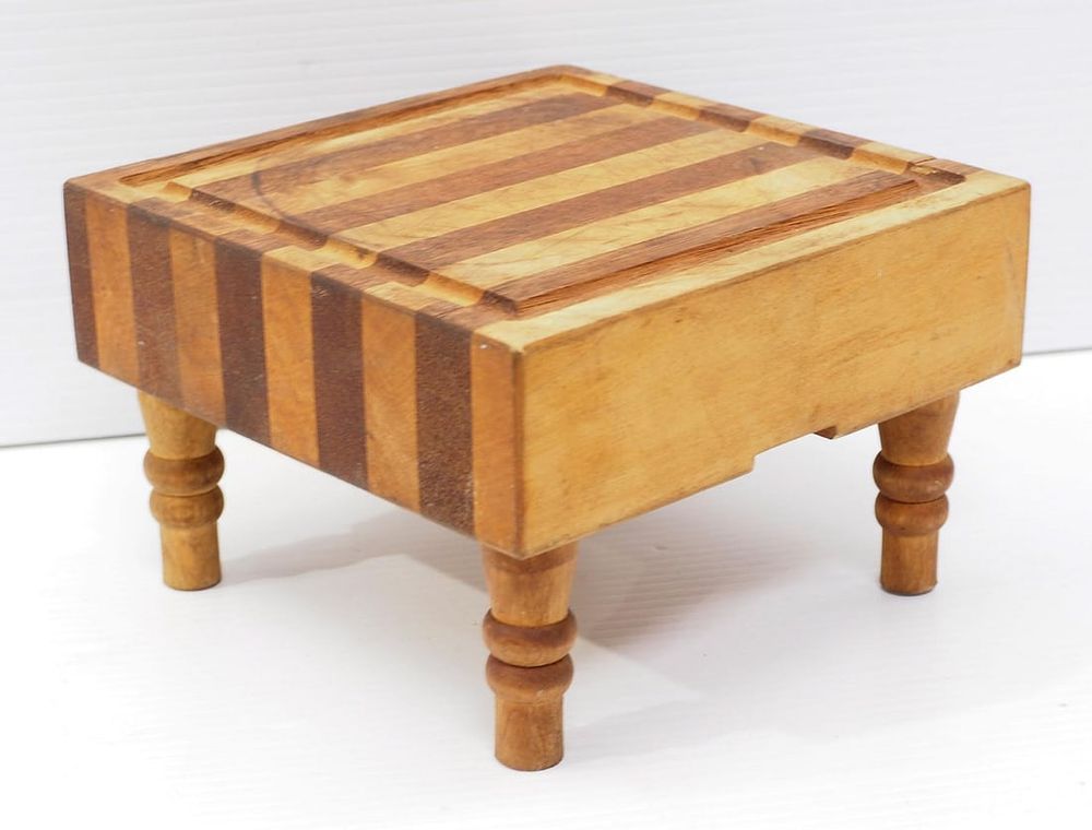 Lot 1364: Salesman sample/miniature butcher block