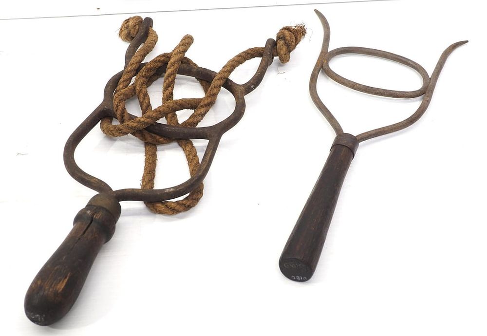 Lot 1366: (2) Horse speculums