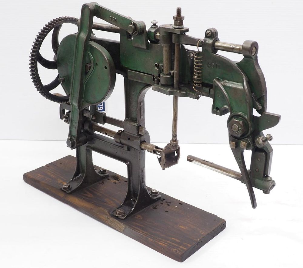 Lot 1379: Bonanza apple peeler