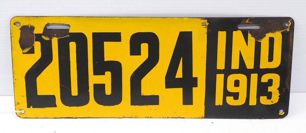 Lot 1391: 1913 porcelain Indiana license plate