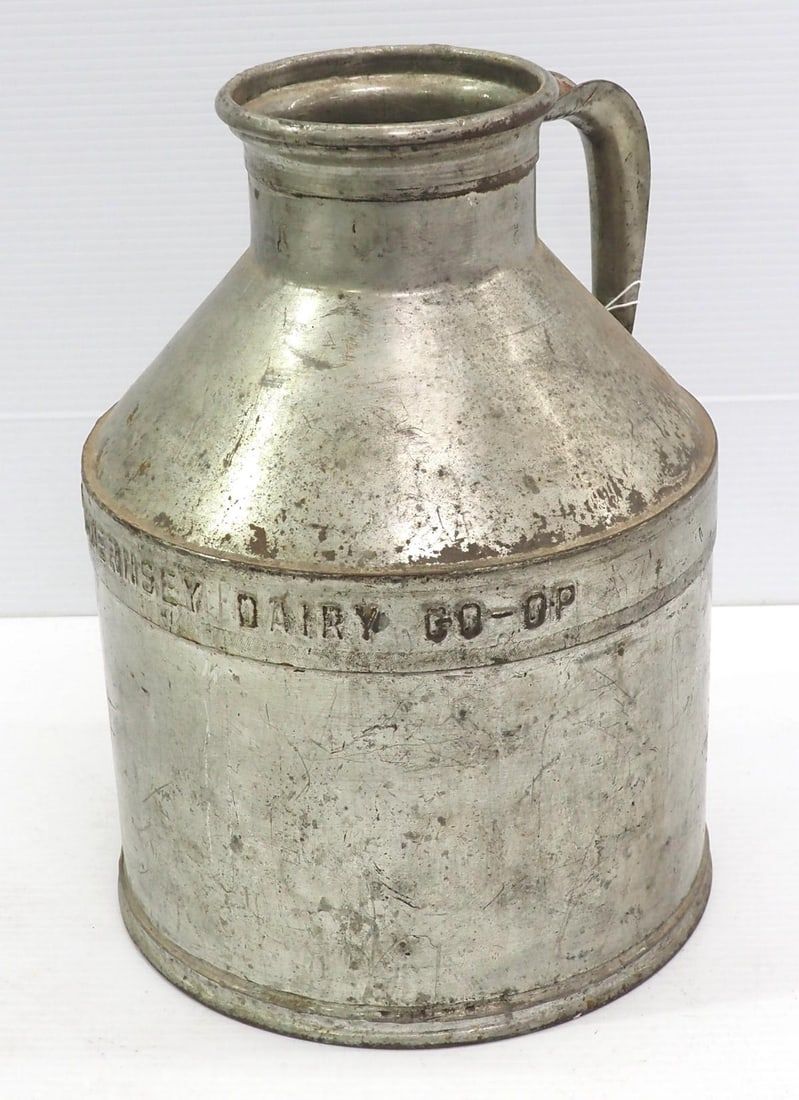 Lot 1: Golden Guernsey Dairy Co-op milk can