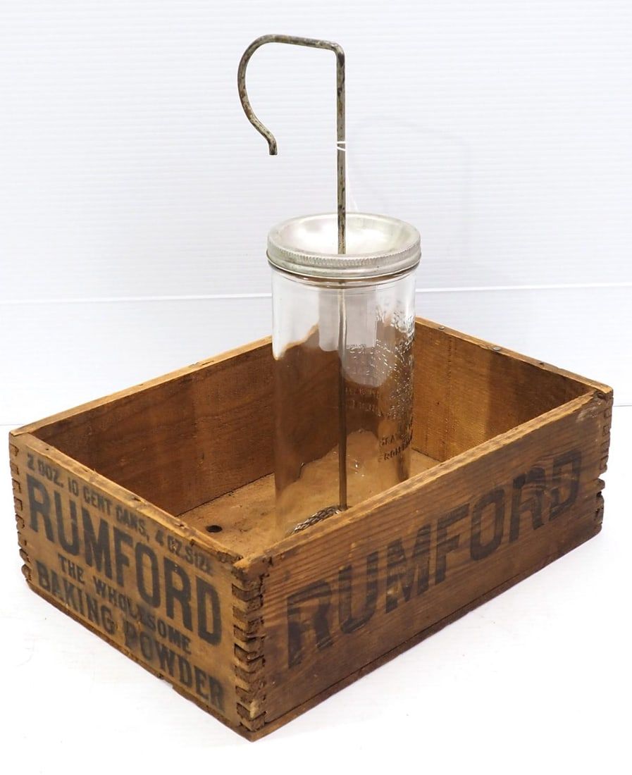 Lot 2: Mayonnaise Maker / Baking Powder box
