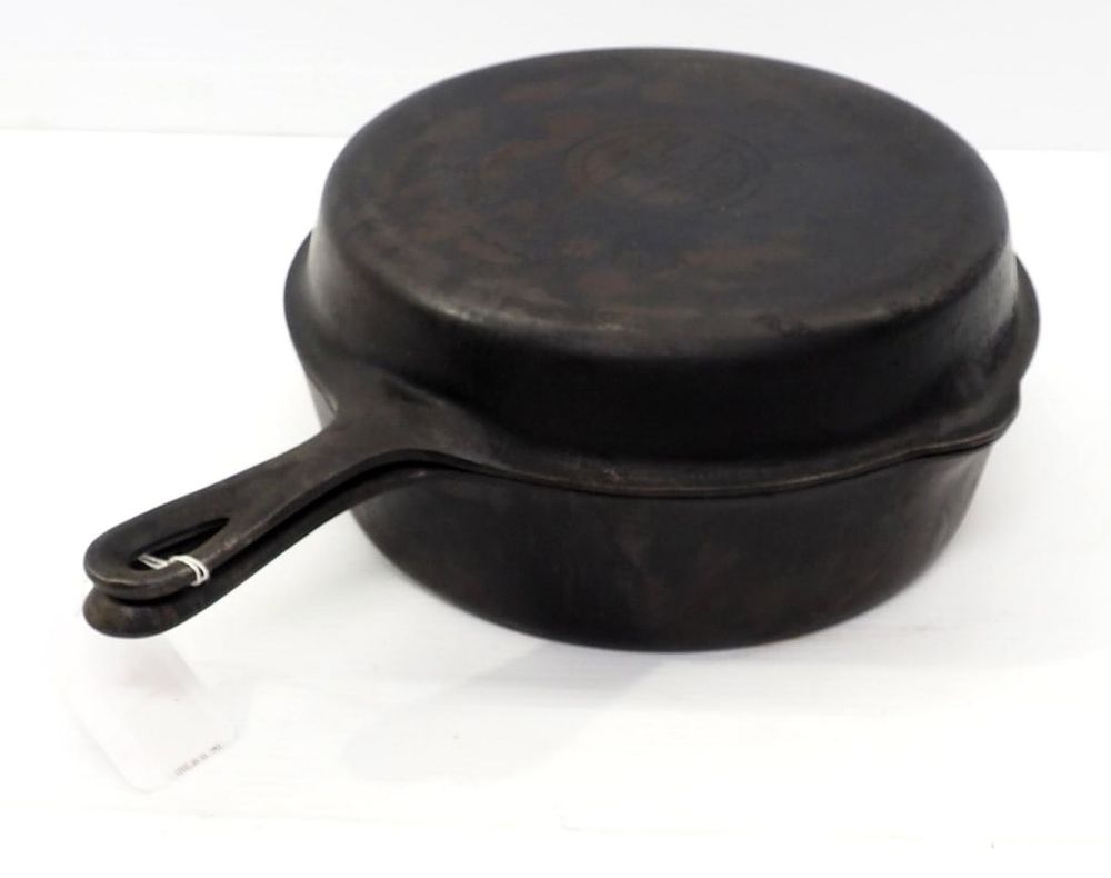 Lot 17: Griswold No.80 Double Skillet Bottom & Top