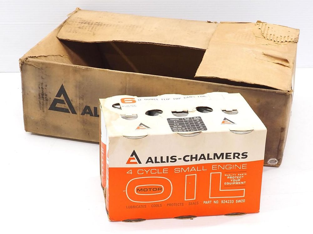 Lot 29: Case of 6 Engine Oil cans