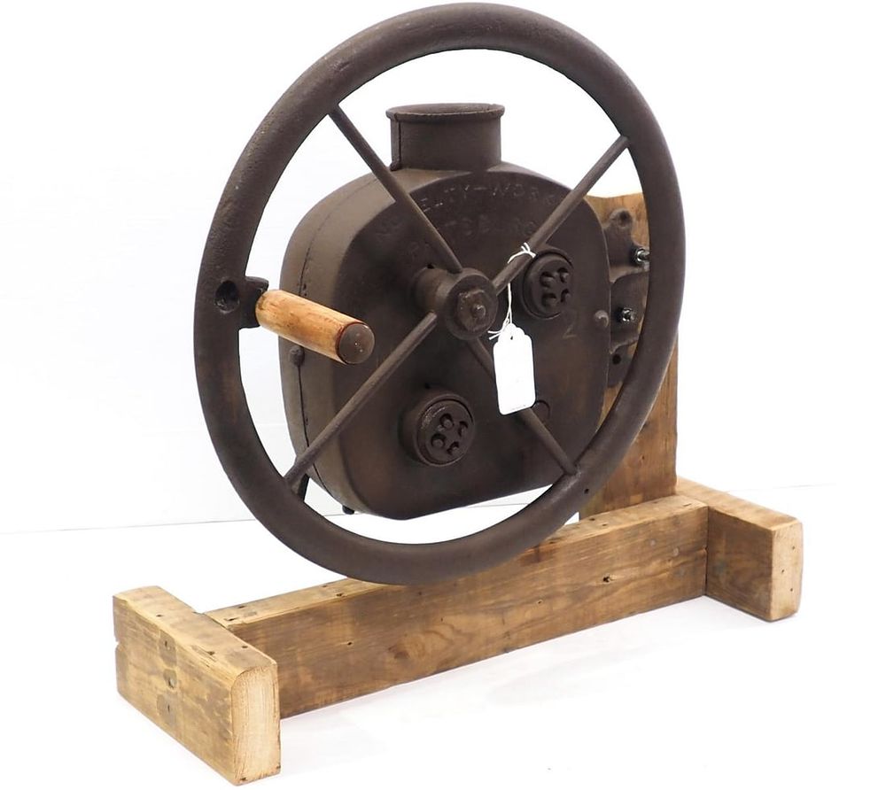 Lot 339: Wall-mount hand-crank corn sheller