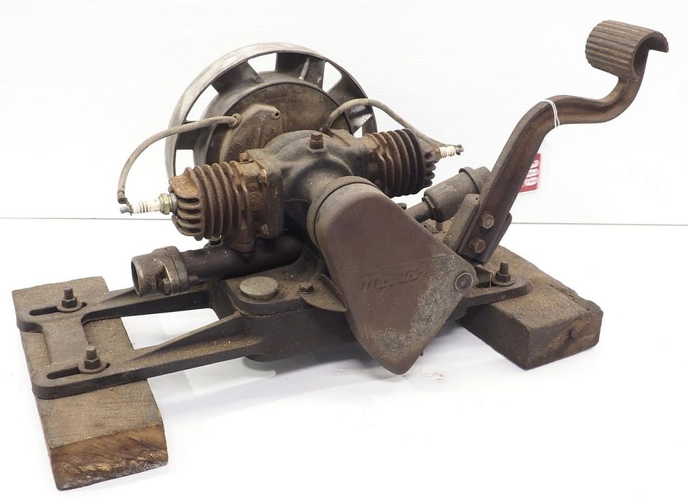 Lot 389: Maytag 2-cyl. Kick-start engine