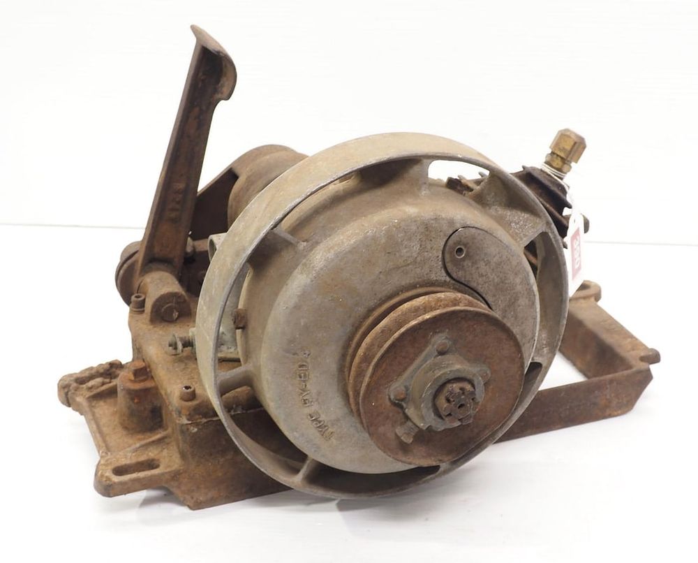 Lot 390: Maytag 1-cyl. Kick-start engine