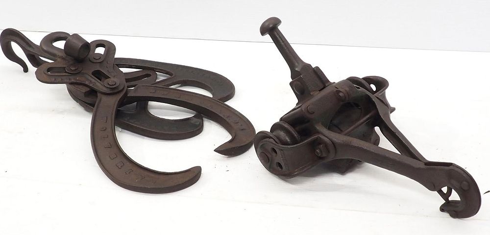 Lot 407: (2) Rafter hooks