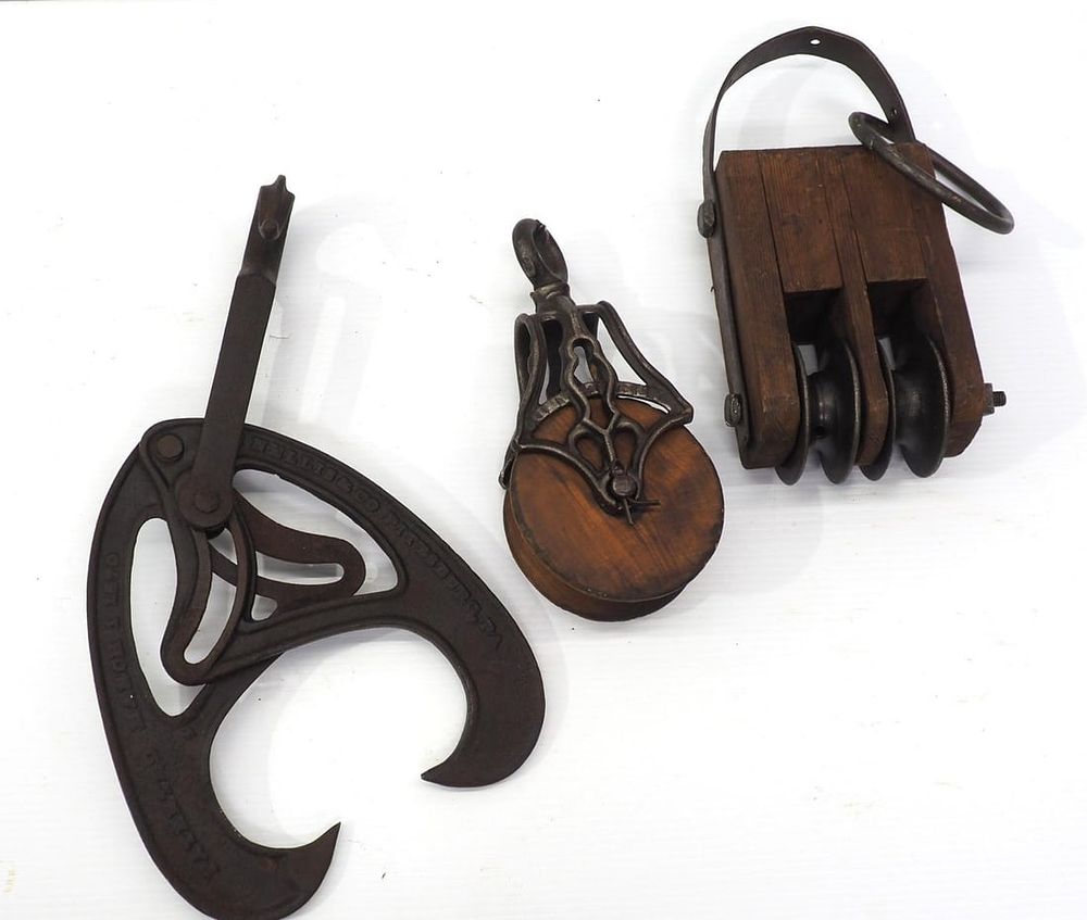 Lot 444: (2) Hay pulleys and quick release
