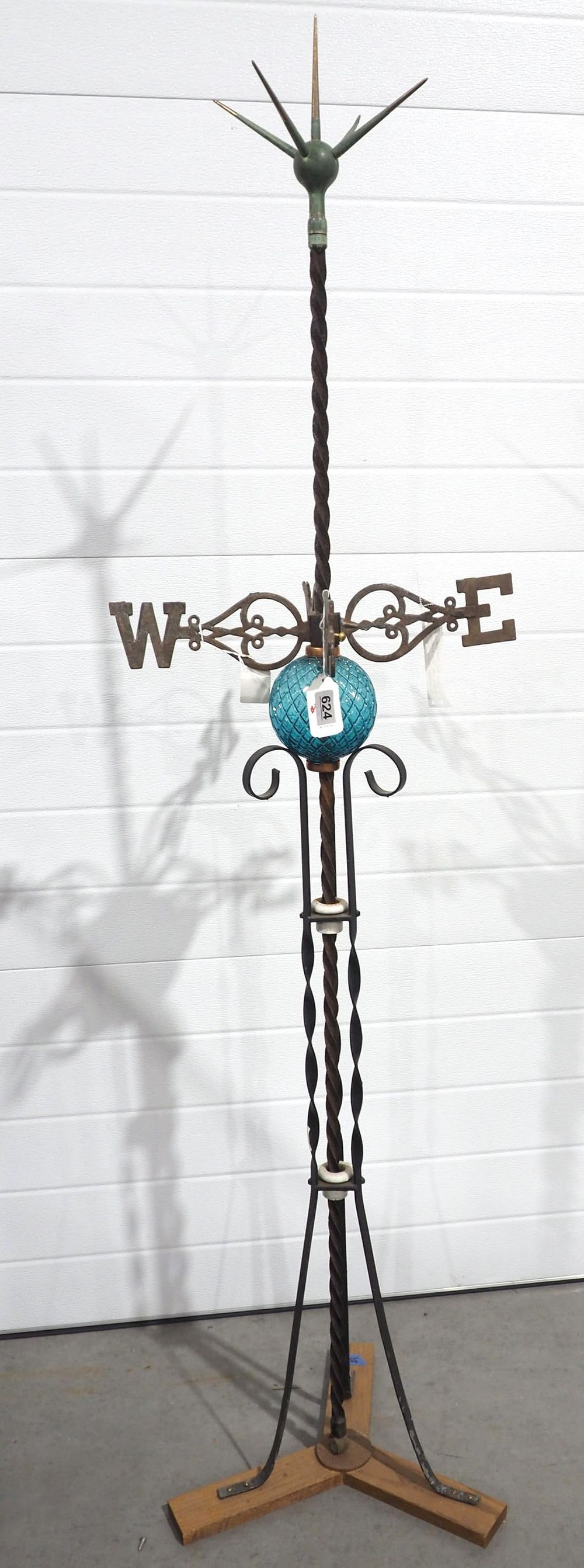 Lot 624: Twisted ightning rod