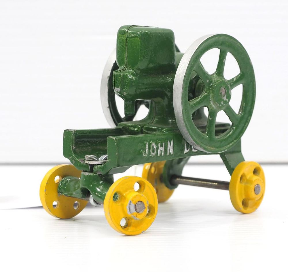 Lot 738: Reproduction John Deere hit & miss engine