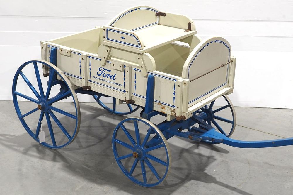 Lot 813: Wooden goat wagon