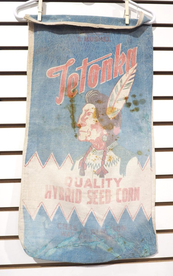 Lot 832: Tetonka Hybrid cloth seed corn bag