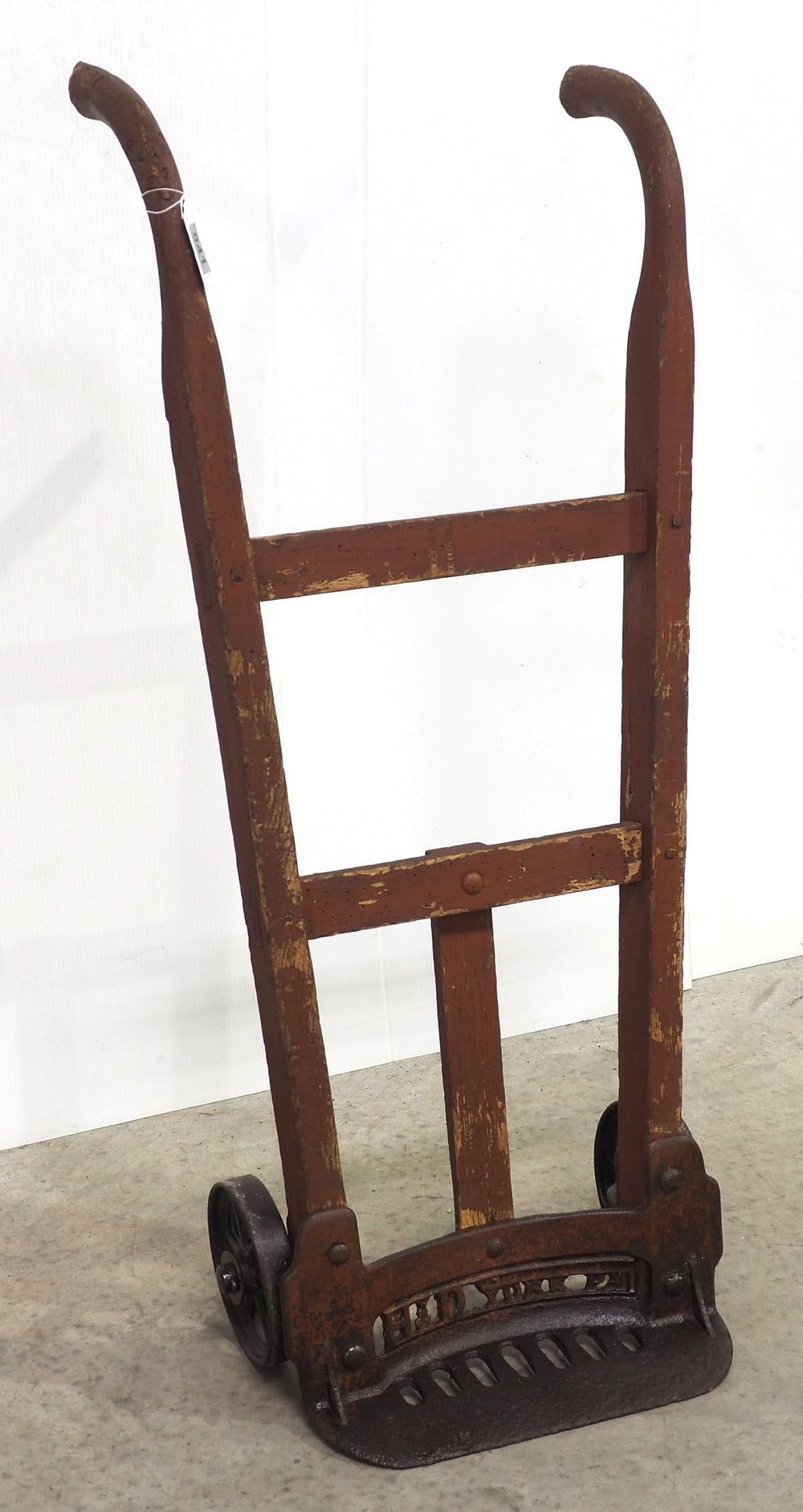 Lot 841: 2-wheel feed bag cart