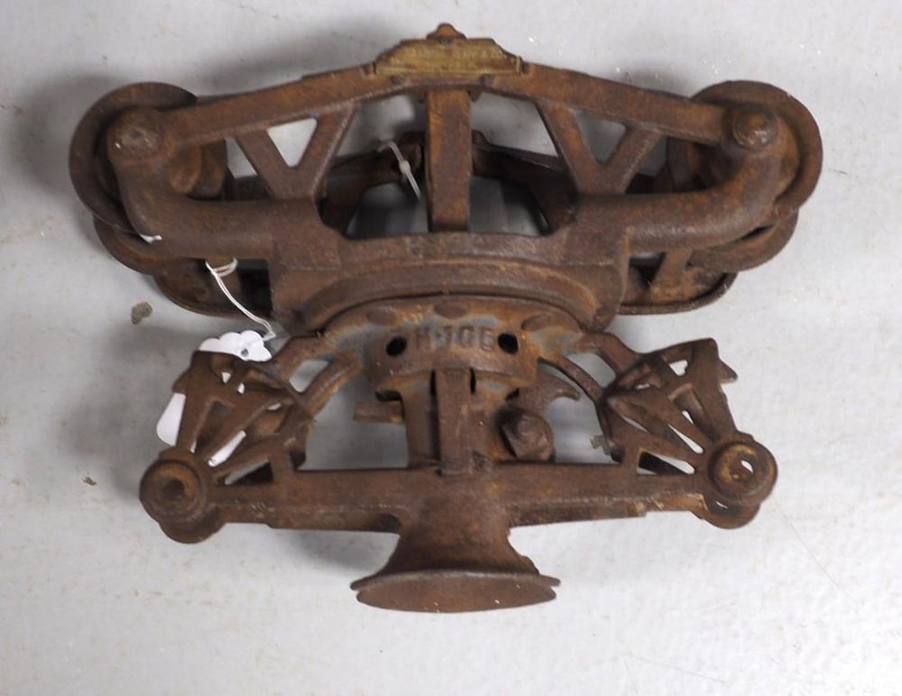 Lot 855: Myers single rail hay carrier