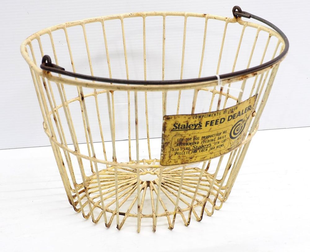 Lot 893: Staley's Feed Dealer egg basket