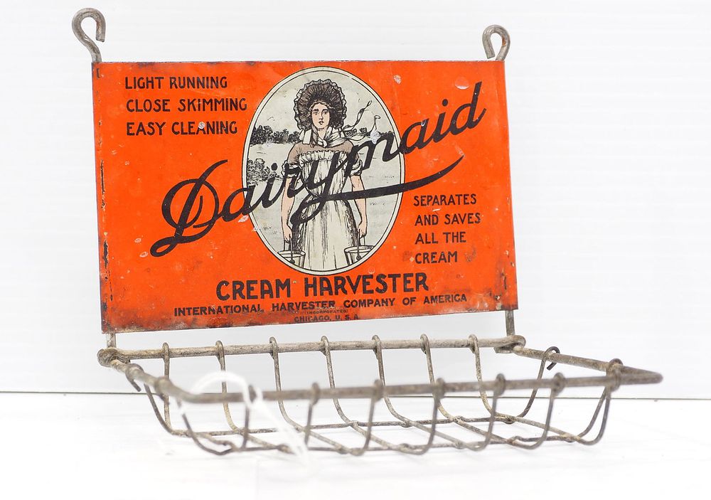Lot 1086: International Harvester Co. tin soap holder