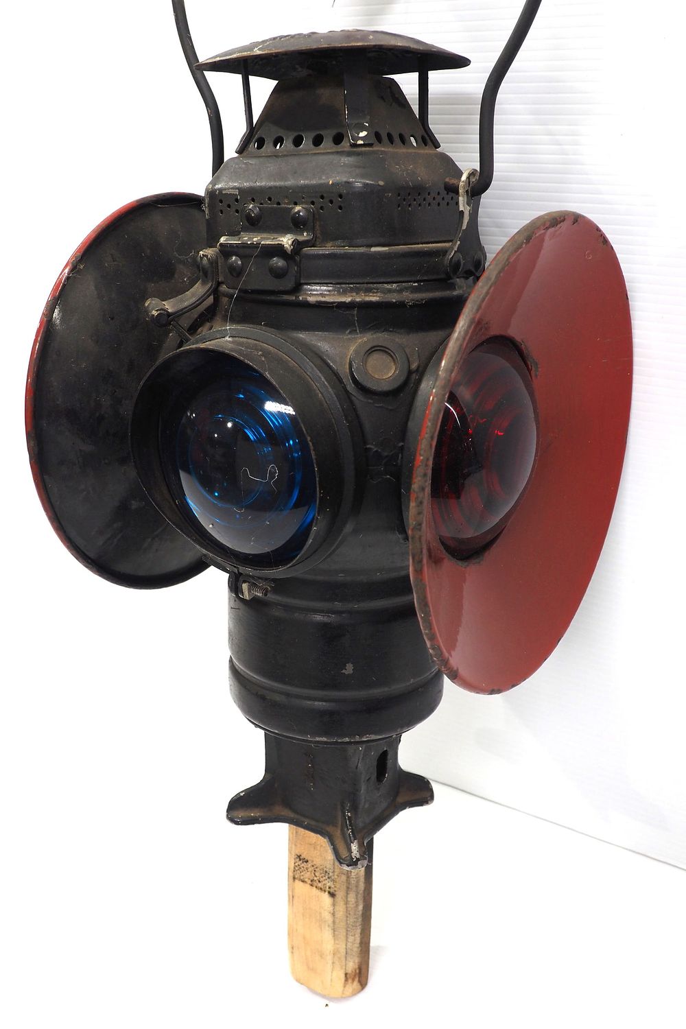 Lot 1182: Adlake railroad signal lantern