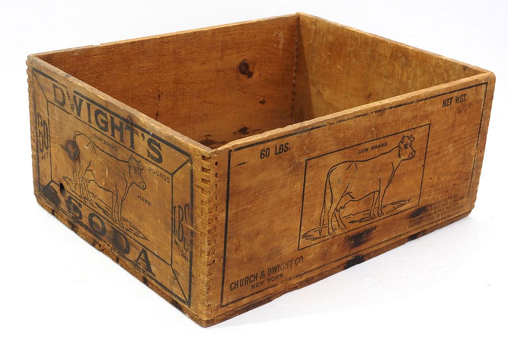 Lot 1300: Dwight's Soda wooden finger-jointed box