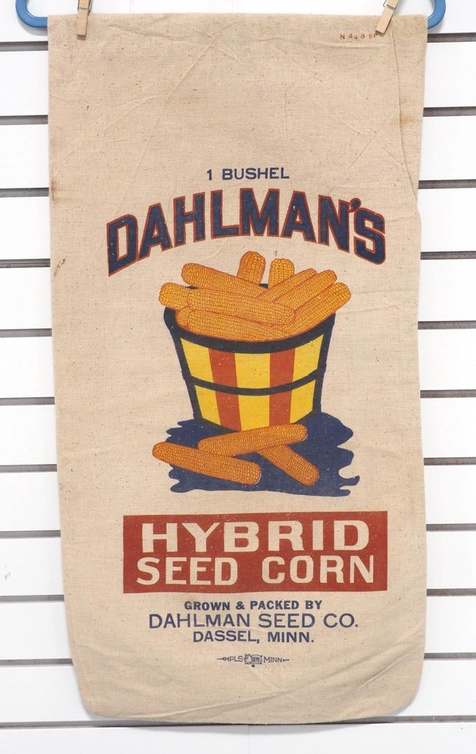 Lot 1600U: Cloth seed corn bag - Dahlman's
