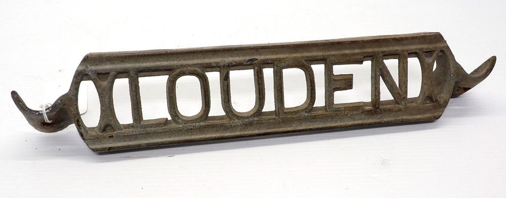 Lot 1800: Louden cut-out step