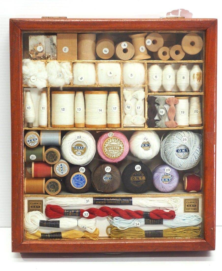 Lot 2369: Wood & glass salesman sample showcase