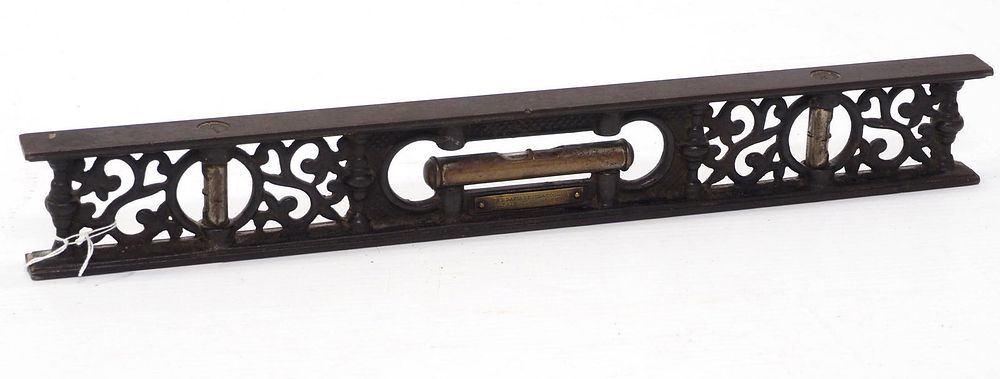 Lot 537: 18" Davis Level