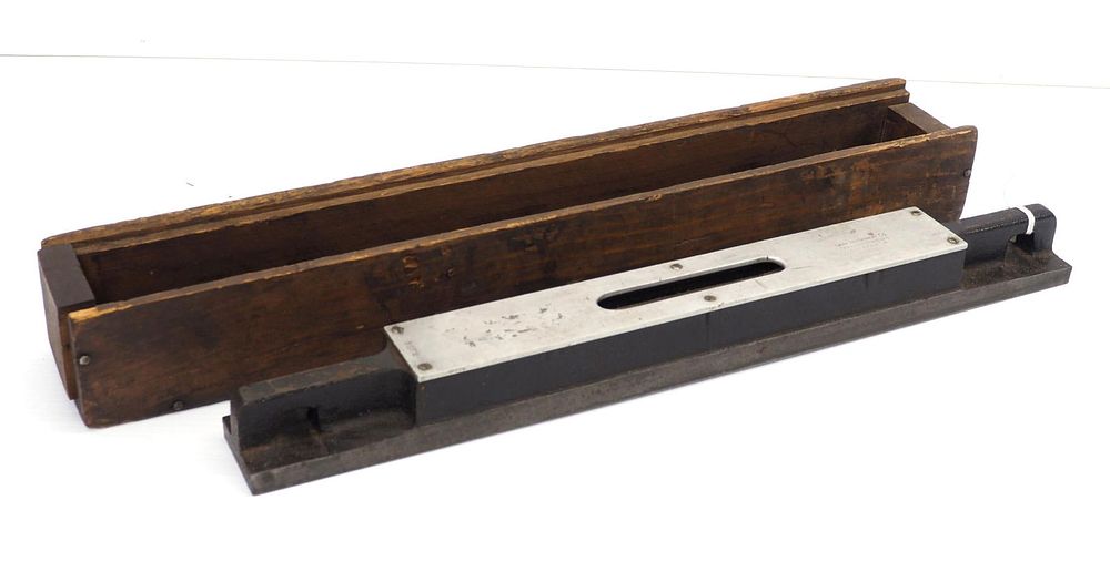 Lot 548: Gray Instrument Co. Queen Instruments Level