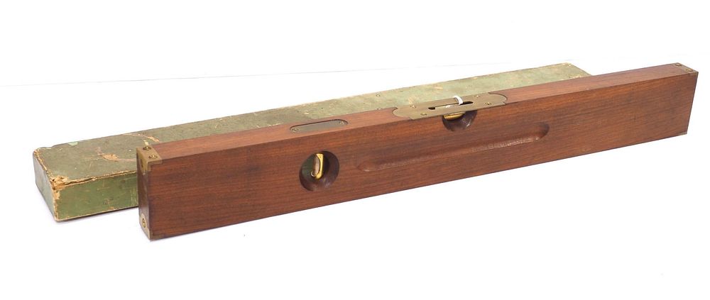 Lot 563: 26" Stanley No.18 Adj. Plumb & Level