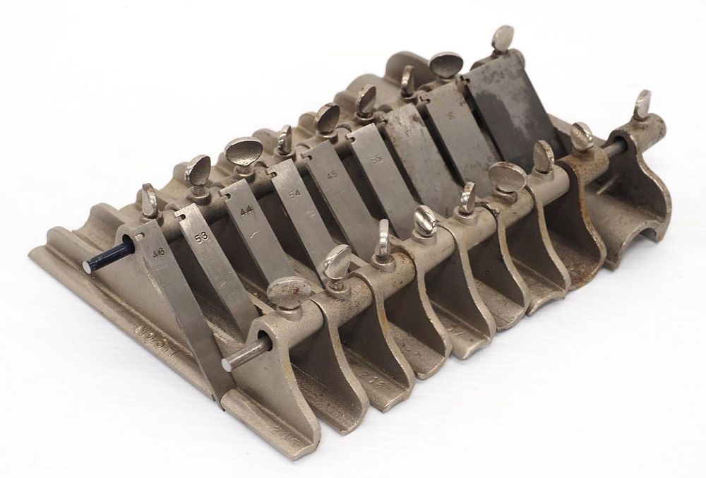 Lot 586: Set of hollows & rounds for Stanley No.45 Plane