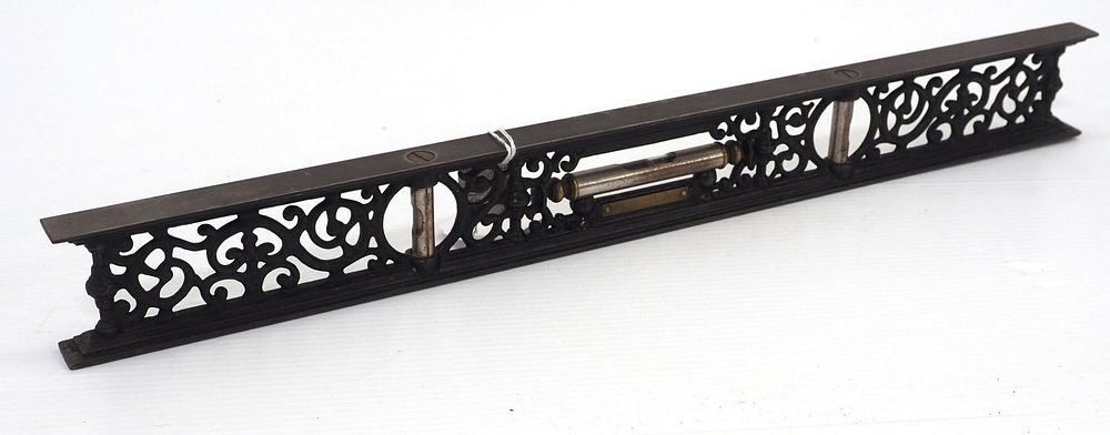 Lot 637: 24" Davis Level & Tool Co. Double Plumb & Level