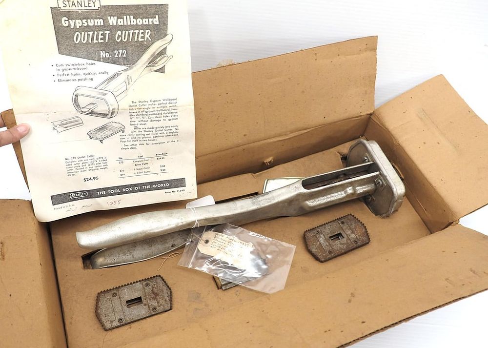 Lot 646: Stanley Gypson Wallboard Outlet Cutter No.272