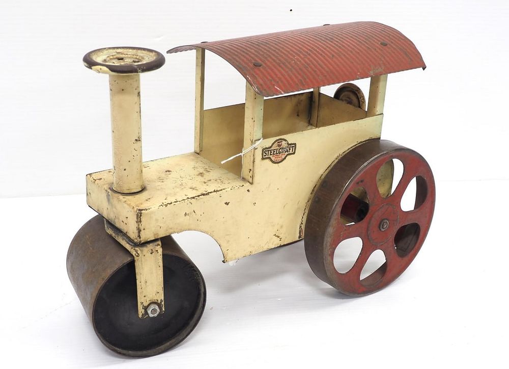 Lot 53: Steelcraft steam roller