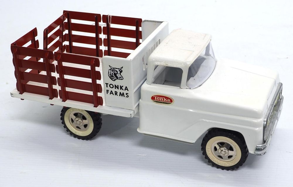 Lot 89: Tonka Farms Stake Bed Truck