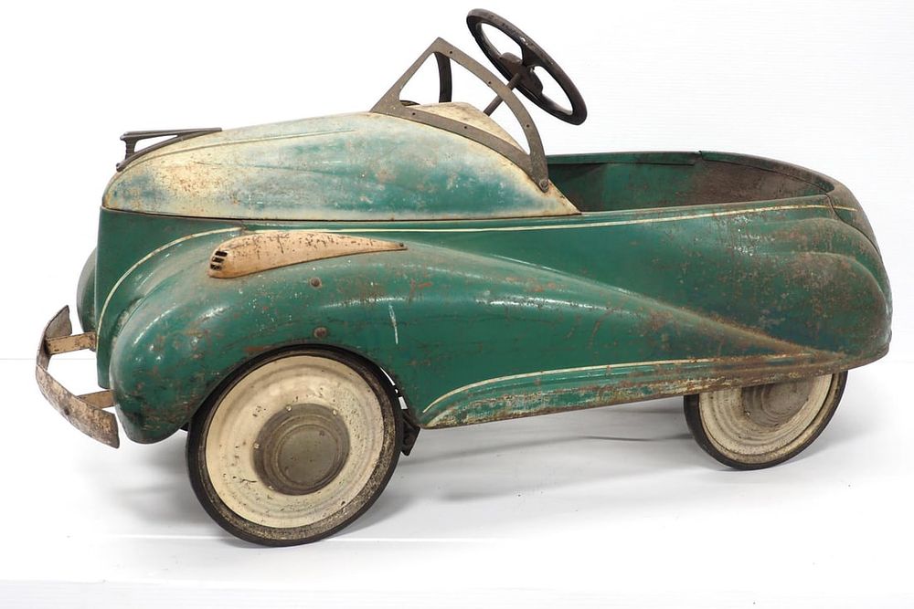 Lot 171: 1937 Steelcraft Lincoln Zephyr