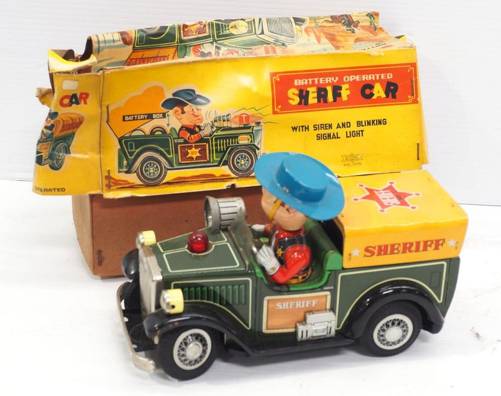 Lot 219: Showa battery-operated Sheriff car