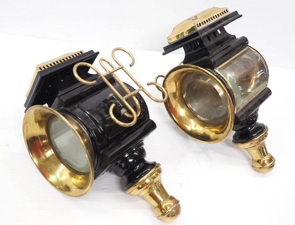Lot 206: Pair of fancy kerosene auto or carriage lamps