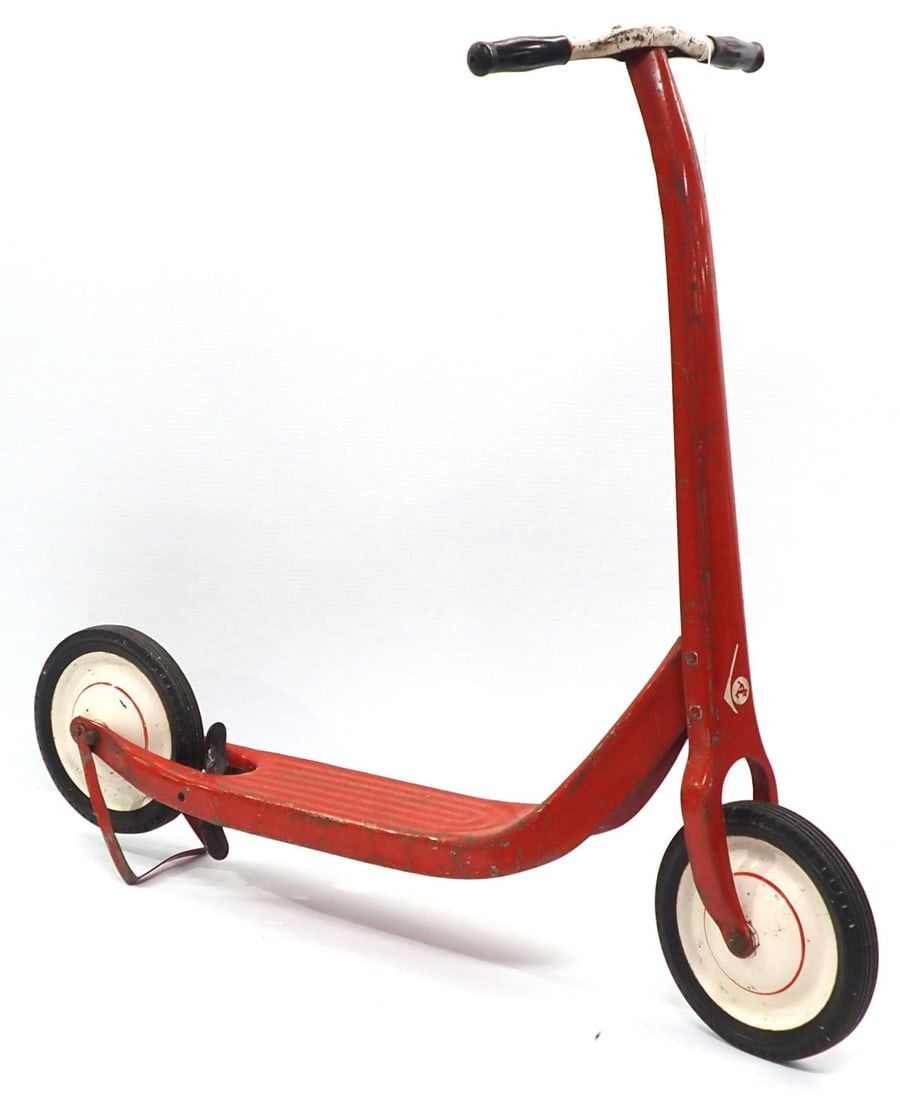 Lot 216: Child's scooter toy with foot brake