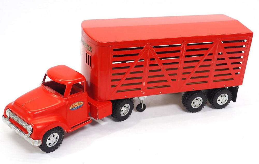 Lot 302: Tonka truck with livestock trailer