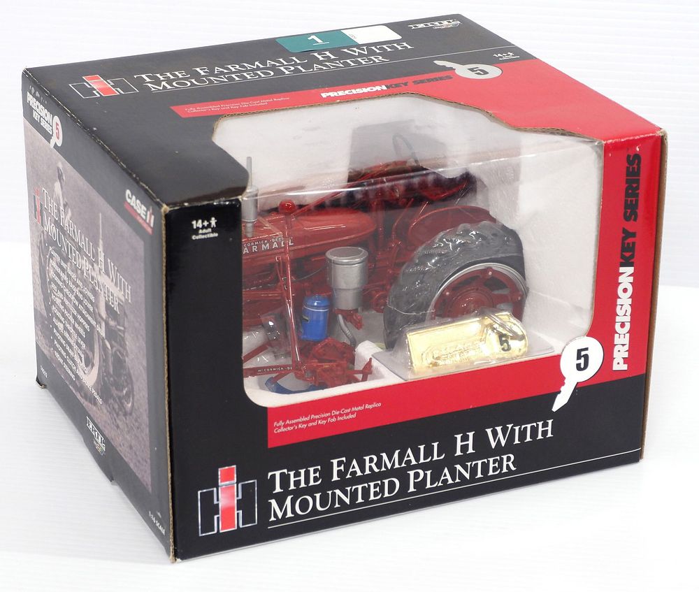 Lot 1: Ertl Farmall H Tractor