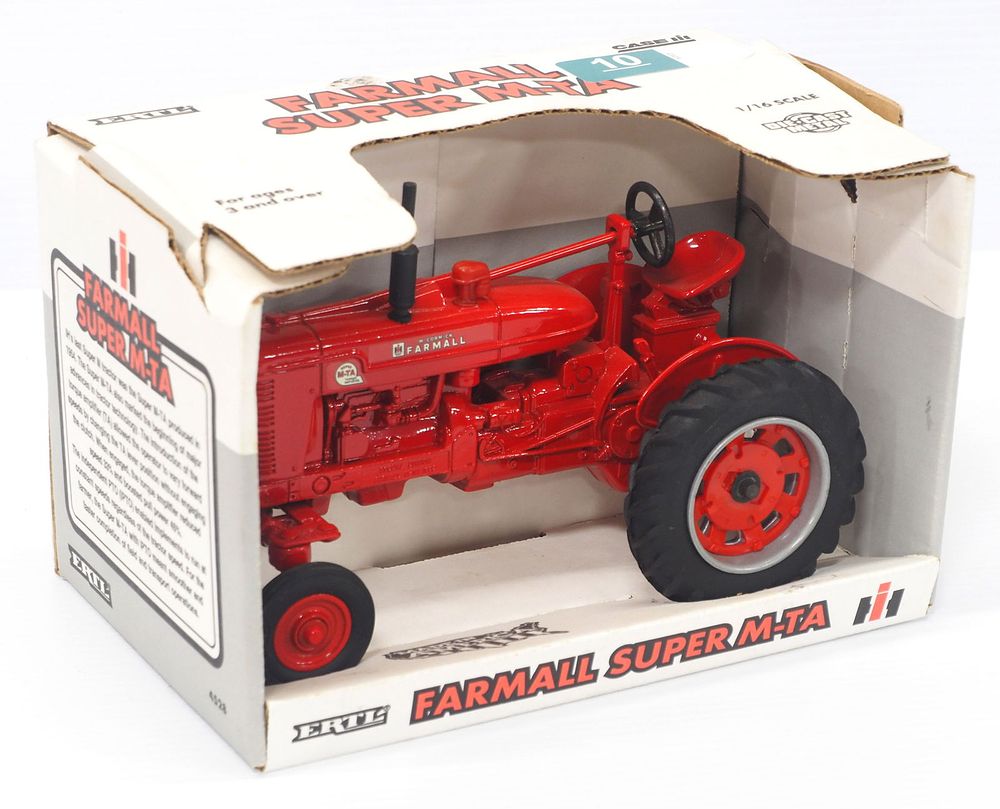 Lot 10: Ertl Farmall Super M-TA