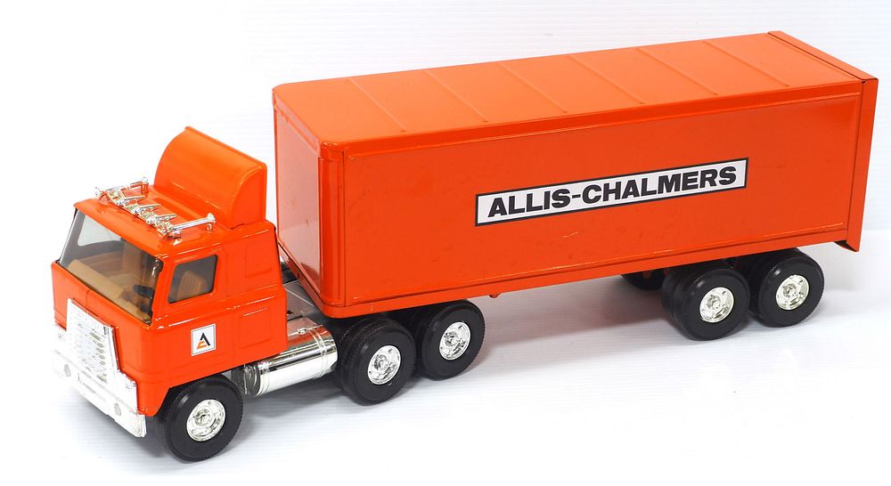 Lot 185: Ertl Allis-Chalmers Tractor-Trailer