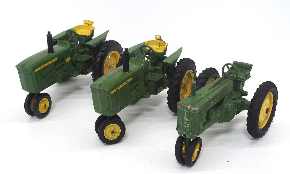 Lot 196: (3) John Deere Tractors