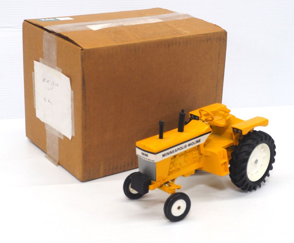 Lot 248: Ertl Minneapolis-Moline 1350 WF